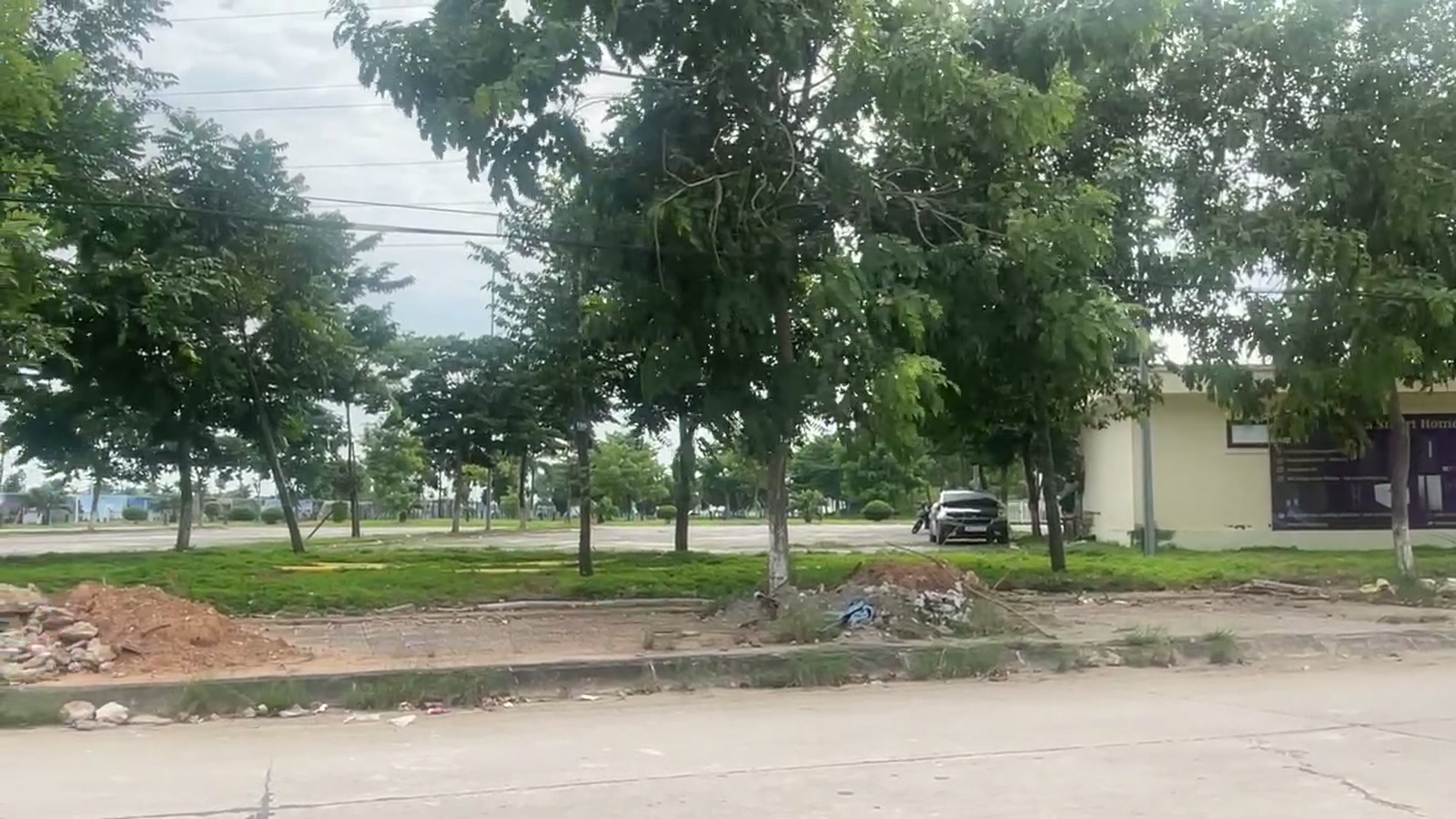 Đường ven còn đang thi công. Ảnh tôi tự quay ở Phú Thọ.